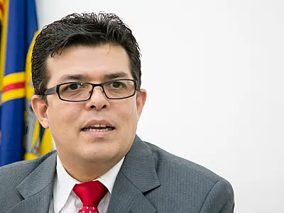 Vereadores arquivam processo que poderia cassar mandato de Gilmar Olarte