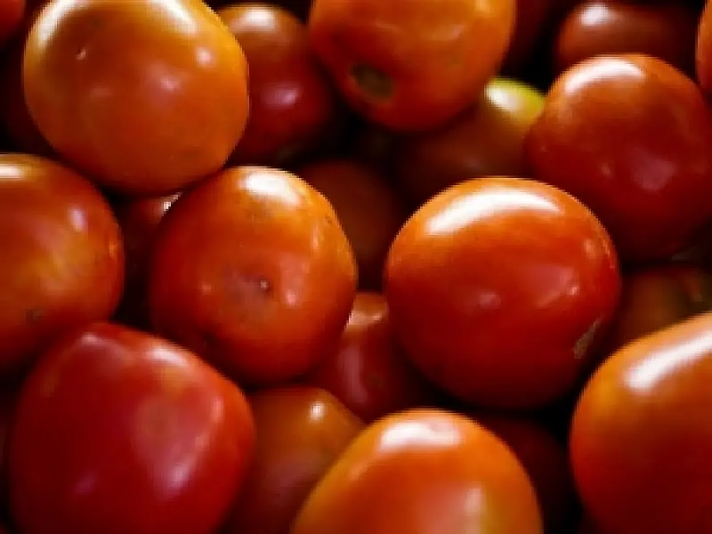 Na terceira prévia do mês, tomate pressiona inflação