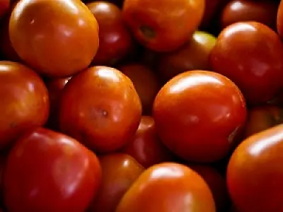Na terceira prévia do mês, tomate pressiona inflação