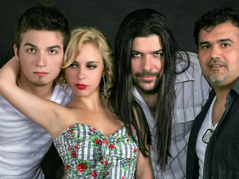 Banda Pop Fiction se apresenta pela primeira vez na capital