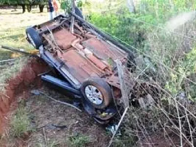 Jovem capota veículo e morre na MS 376