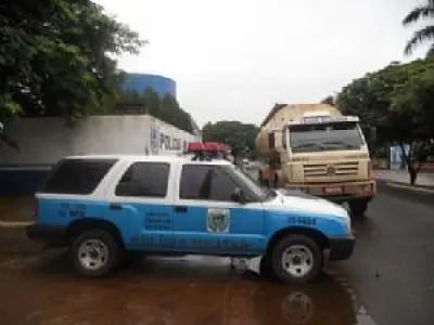 PM recupera em MS caminhão furtado no Paraná