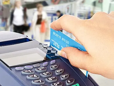 Juro do cartão se aproxima de 500% ao ano em setembro e bate recorde