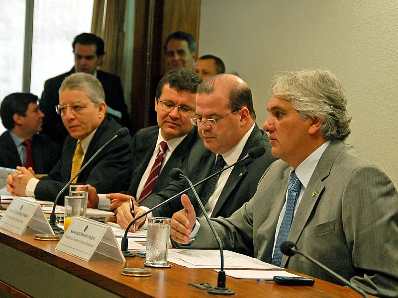 Delcídio é citado em investigação da PF de desvio de recursos