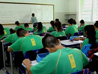 Governo investe R$ 3,6 mi em itens de prevenção à Covid-19 para a volta às aulas na Rede Estadual de Ensino