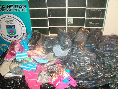 Camionete com 130 kg roupas contrabandeadas é apreendida