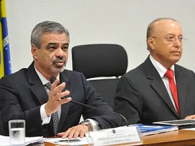 Conselho de Ética decide abrir processo contra Demóstenes