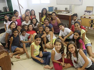 Alunos da Casa de Ensaio estreiam espetáculo gratuito nesta sexta