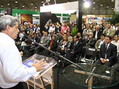 Em São Paulo, André apresenta potencial cerâmico de MS