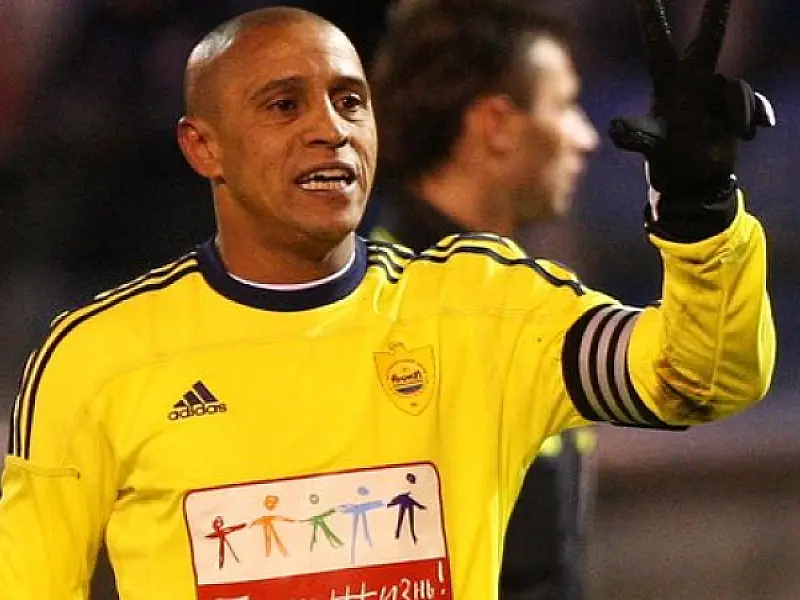 Roberto Carlos anuncia que será presidente do Anzhi