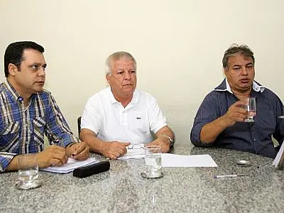 Vereadores questionam contas do  secretário de saúde na Comissão Processante