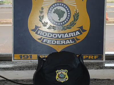 PRF apreende 1 kg de crack em ônibus