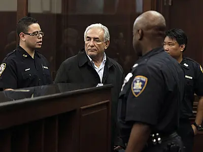 Justiça dos EUA decide manter o chefe do FMI preso