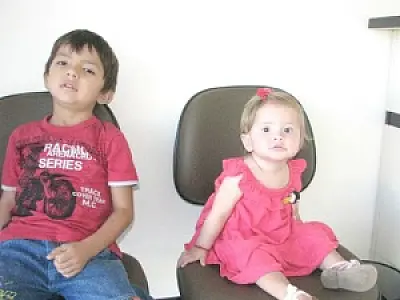 Aral Moreira ajuda irmãos que precisam de cirurgia