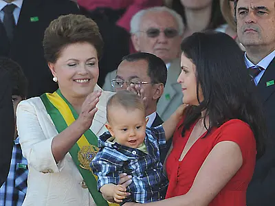 Dilma acompanha seu primeiro 7 de setembro como Presidente da República