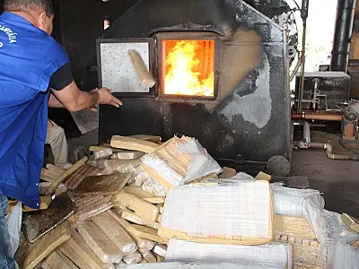 PC de Ivinhema incinera 1.660 quilos de entorpecentes