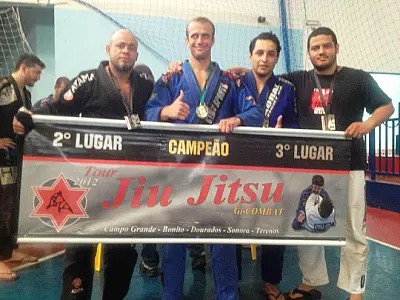 Douradenses conquistam medalhas em estadual de Jiu-Jitsu