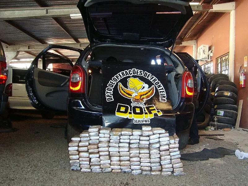DOF apreende 110 Kg de maconha em Xsara Picasso