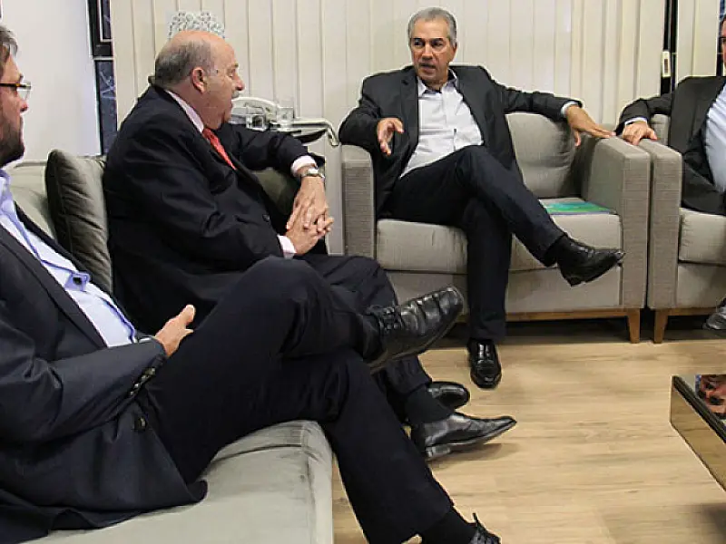 Governador discute integração de MS e Paraguai com embaixador e presidente da Fiems
