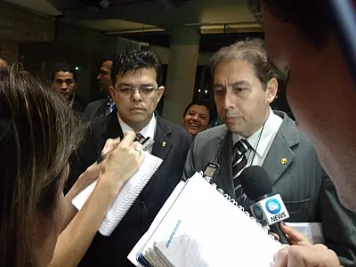 Após muito mistério, Alcides Bernal define vice