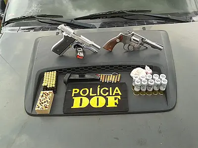 DOF apreende armas e munições em veículo nesse domingo