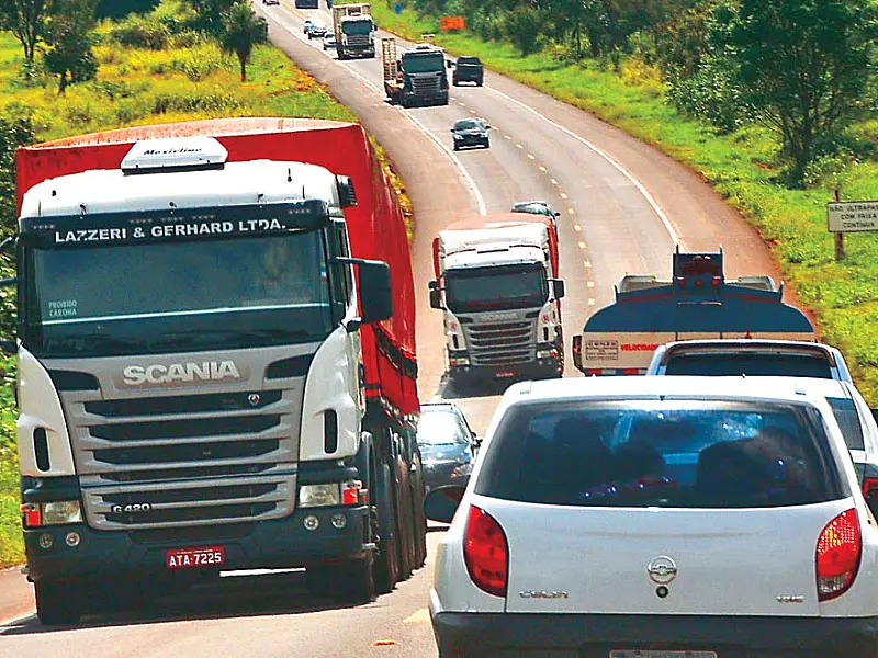 Bombeiros alertam motoristas a redobrar atenção neste feriado