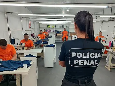 De moda fitness a uniformes: detentos atuam na indústria de confecção dentro de presídio em MS