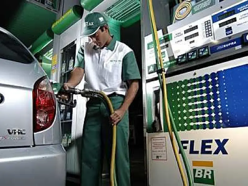 Governo usará posto Petrobras para reduzir preço de combustível