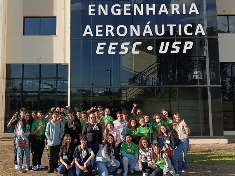 EE Vespasiano Martins realiza projeto "Um dia como Universitário"
