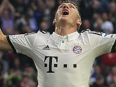 Bayern faz 4 no Schalke fora de casa e alcança líder Dortmund