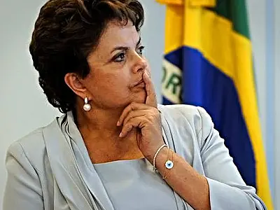 "Foi campeão em cidadania", diz Dilma sobre Sócrates