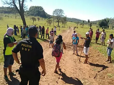 Liminar suspende reintegração e polícia se reúne com fazendeiros