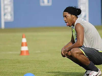 Ronaldinho deve acertar com Atlético Mineiro