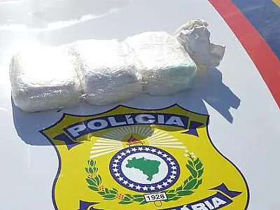 Boliviana é flagrada com cocaína na cintura