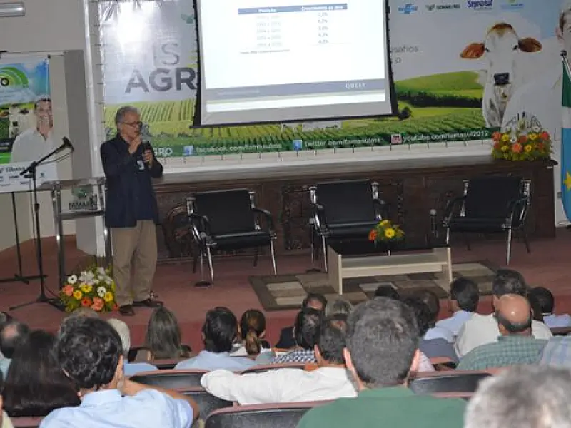 PIB do agronegócio deve ultrapassar o da indústria, prevê economista
