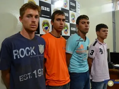 Jovens acusados de assalto em jolheria de Dourados são presos