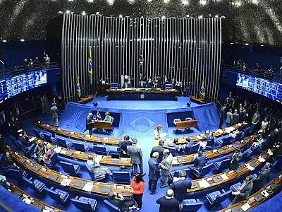 PEC impede parlamentar de ficar sem partido por mais de 90 dias