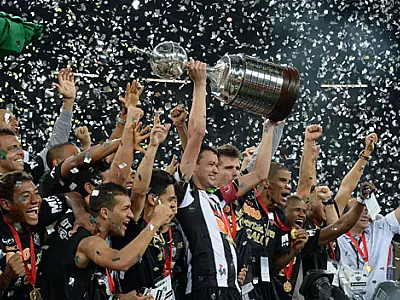 Atlético Mineiro leva Libertadores pela 1ª vez com vitória nos pênaltis