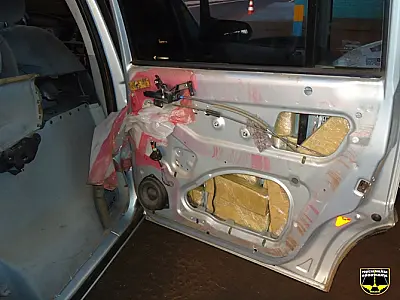 PMR encontra 227 kg de maconha em fundo falso de Civic