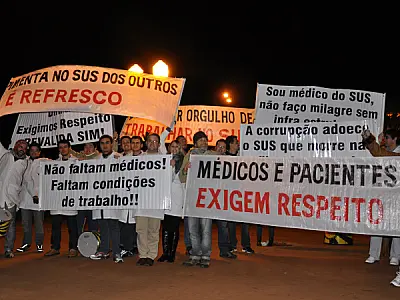 Médicos de MS vão às ruas em protesto contra a crise na Saúde