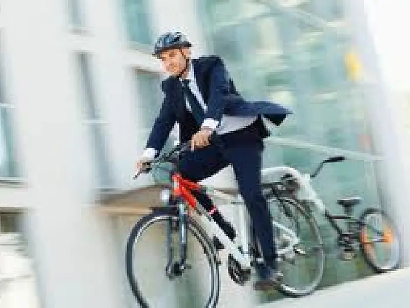Campanha mostra vantagens de ir trabalhar de bicicleta