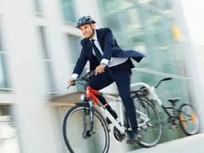 Campanha mostra vantagens de ir trabalhar de bicicleta