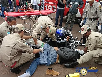Carro atropela motociclista em Dourados e condutor foge