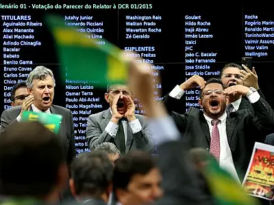 Por 38 a 27, comissão aprova parecer a favor do impeachment de Dilma