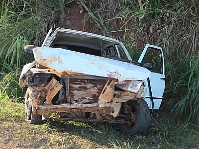 Uno capota na MS 134 entre Batayporã e Nova Andradina