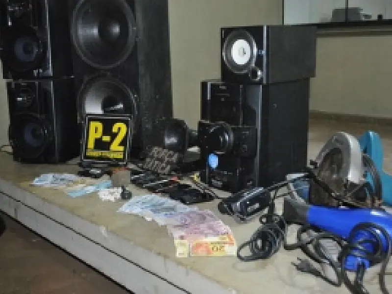 Polícia fecha duas bocas de fumo e prende três pessoas em Dourados