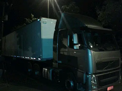 Carreta é apreendida com 50 mil pacotes de cigarro