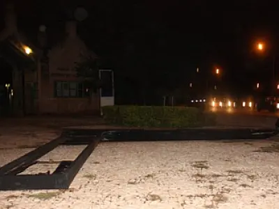 Semáforo da Capital é completamente arrancado
