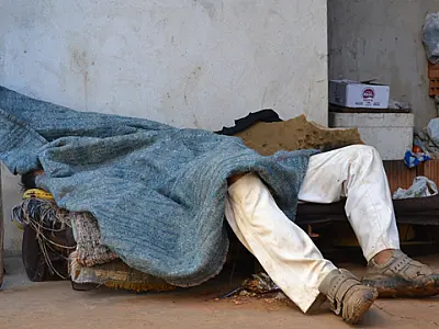 Morador de rua é encontrado morto; Causa seria o frio e o excesso de álcool
