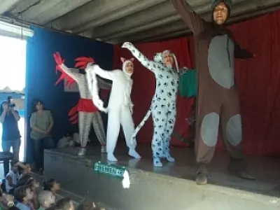 Teatro de Arena traz musical Os Saltimbancos com grupo teatral EnsinArte